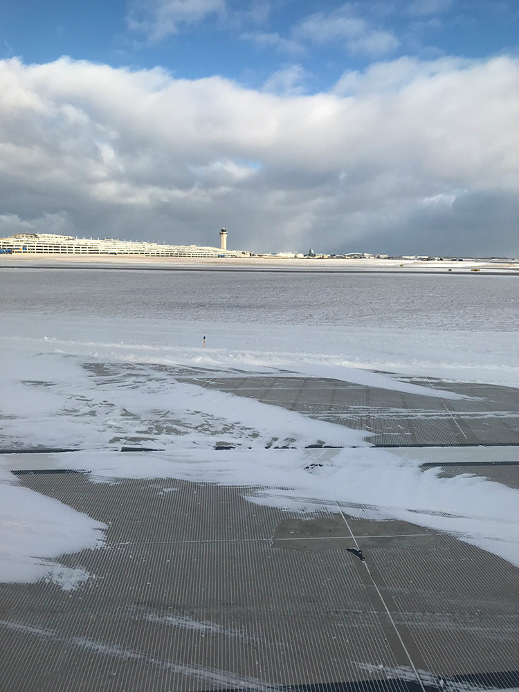 デトロイト空港到着